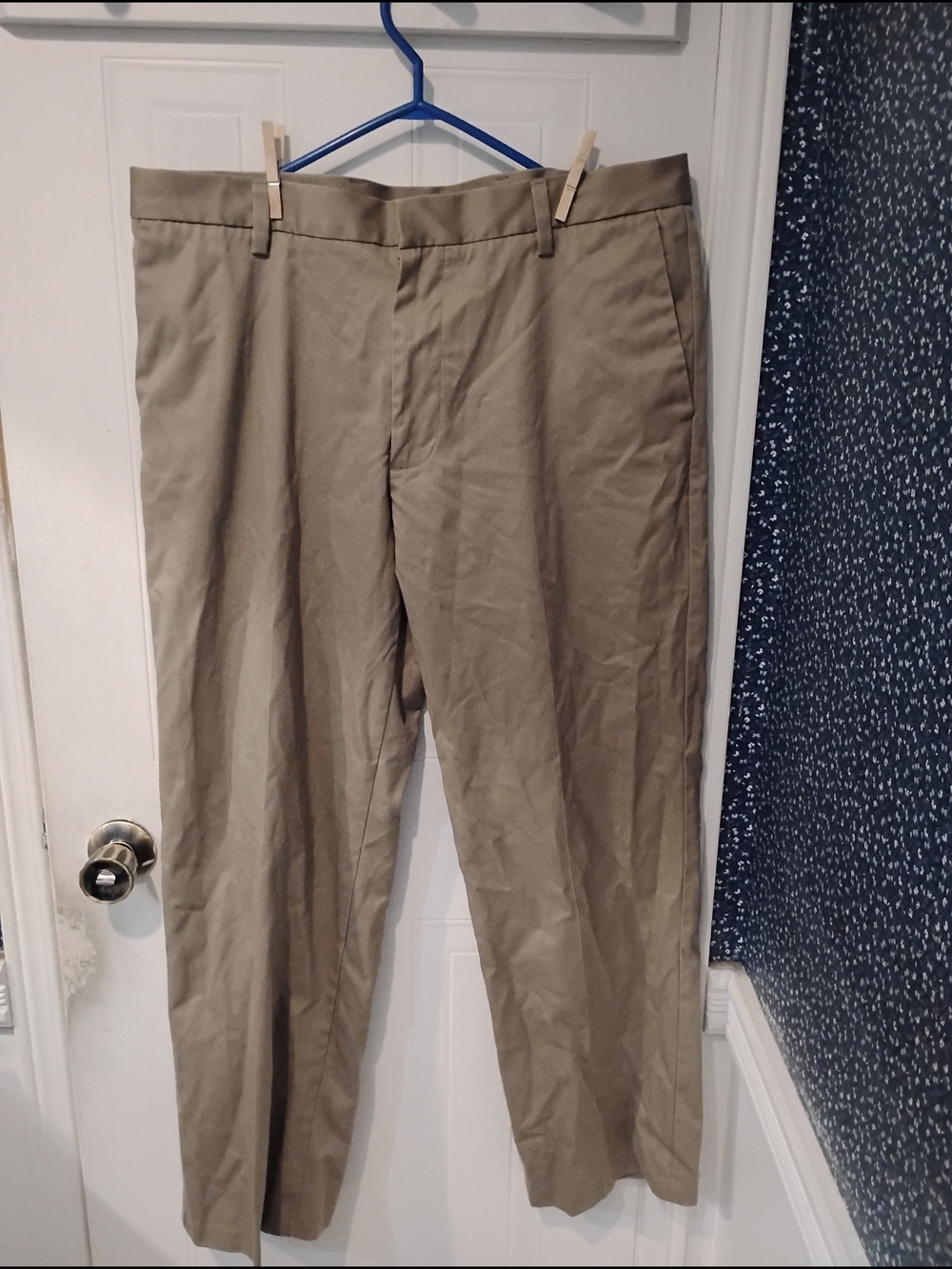 Dockers Men's Tan Chino Pants - Straight Fit